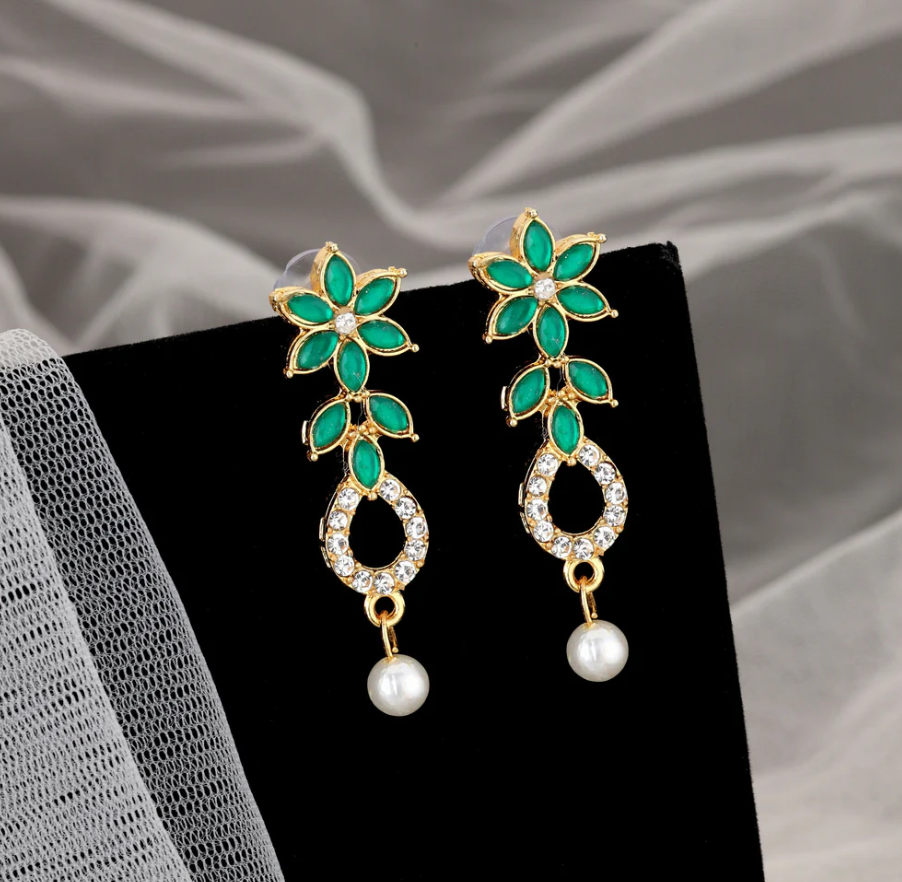 Emerald Green Crystal Necklace Set – Elegant Leaf Motif with Pearl Drop