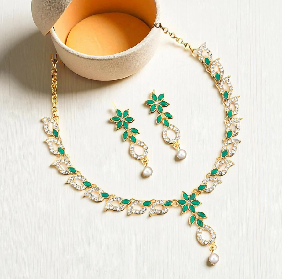 Emerald Green Crystal Necklace Set – Elegant Leaf Motif with Pearl Drop