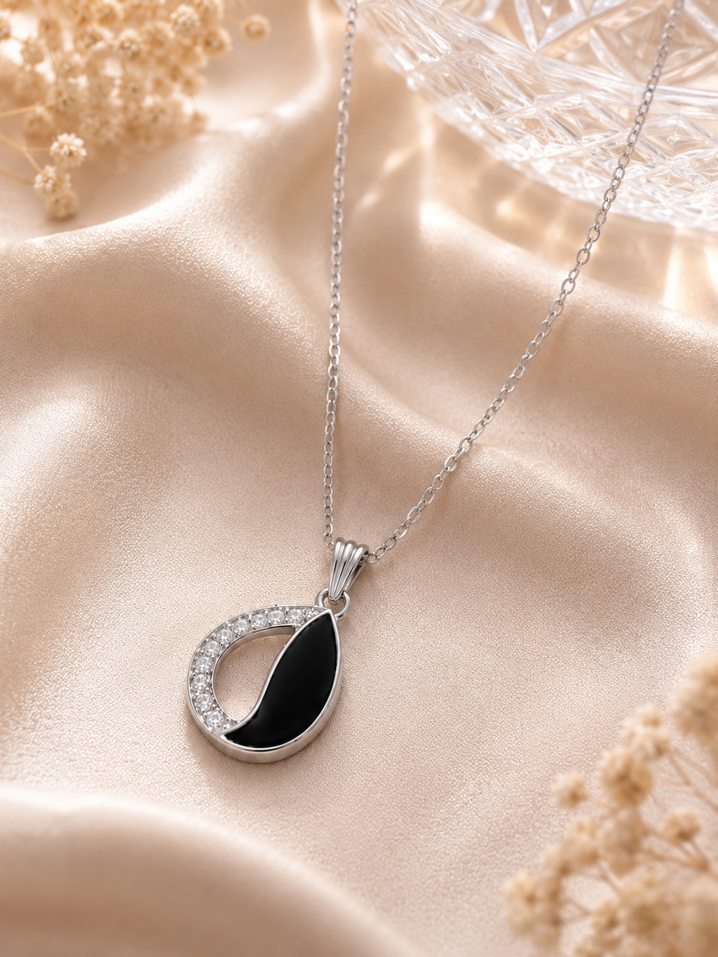Anti Tarnish Silver Black Teardrop Pendant Necklace for Women & Girls